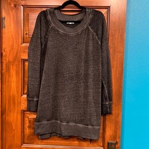Dark gray longer sweatshirt